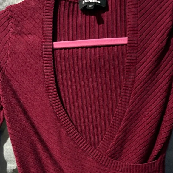Express W Sz XS Burgundy Criss Cross-Neck Sweater EUC very fitting. FIRM 10 - Picture 2 of 7
